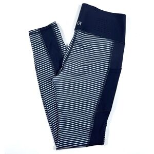 GapFit Small Sculpt Compression Navy Striped High Rise Leggings EUC Training Gym